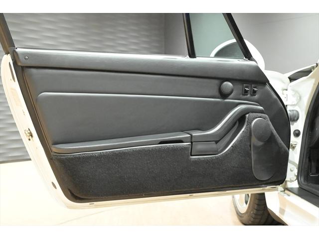 911 911ターボ 430馬力/SR/黒革/パワーシート/リアフェンダーダクト付き/大型ターボウイング/リアワイパー/レッドキャリパー/ハイパフォーマンスブレーキ/強化サスペンション/18インチ中空AW/純正マフラー(45枚目)