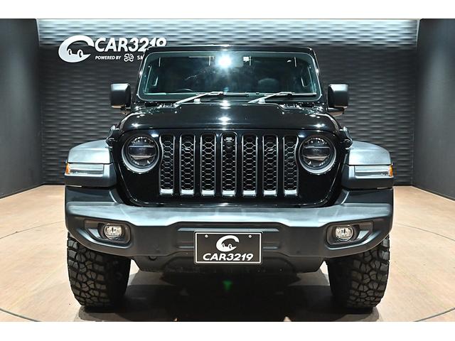 ジープ・ラングラーアンリミテッド ルビコン　黒革／シートヒーター／電動サイドステップ／アルパインスピーカー／ＢＳＭ／ＡＣＣ／フルセグ／バックカメラ／ステアリングヒーター／コーナーセンサー／ＦＳＲカメラ／純正１７ＡＷ／ＥＴＣ２．０／保証書／取説（6枚目）