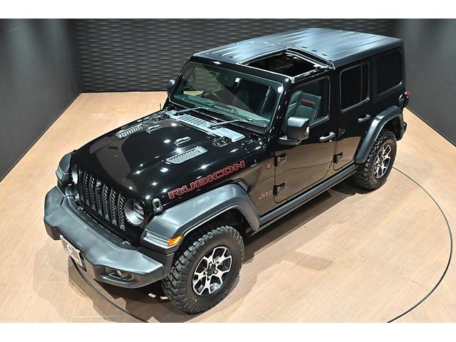 ジープ・ラングラーアンリミテッド ルビコン　黒革／シートヒーター／電動サイドステップ／アルパインスピーカー／ＢＳＭ／ＡＣＣ／フルセグ／バックカメラ／ステアリングヒーター／コーナーセンサー／ＦＳＲカメラ／純正１７ＡＷ／ＥＴＣ２．０／保証書／取説（8枚目）