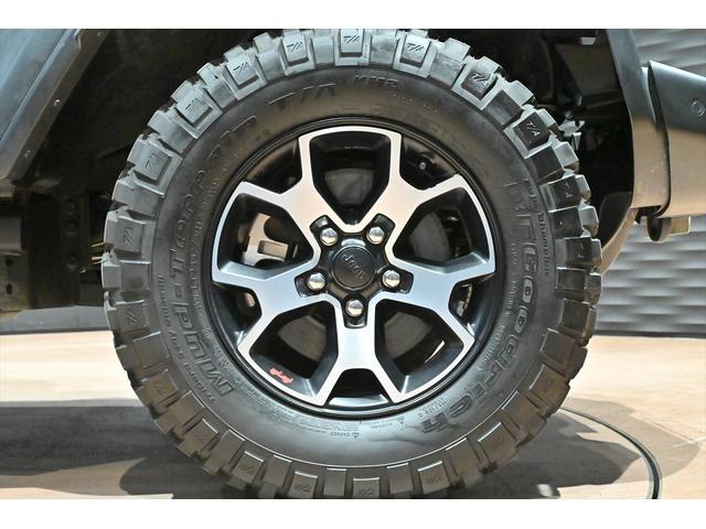 ジープ・ラングラーアンリミテッド ルビコン　黒革／シートヒーター／電動サイドステップ／アルパインスピーカー／ＢＳＭ／ＡＣＣ／フルセグ／バックカメラ／ステアリングヒーター／コーナーセンサー／ＦＳＲカメラ／純正１７ＡＷ／ＥＴＣ２．０／保証書／取説（15枚目）