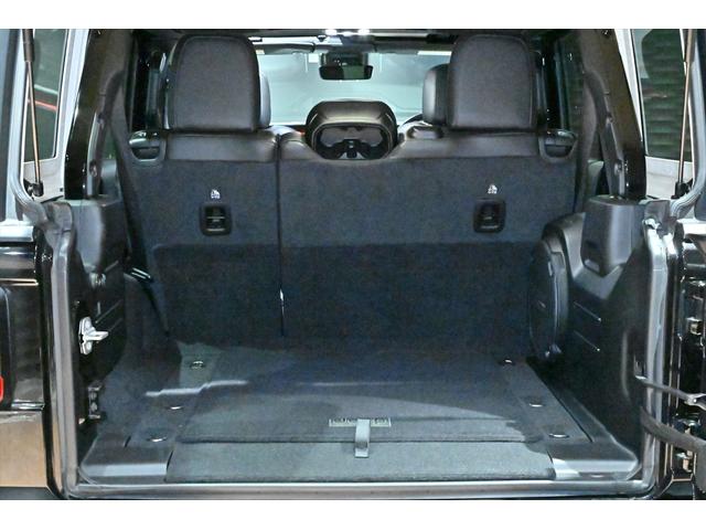 ジープ・ラングラーアンリミテッド ルビコン　黒革／シートヒーター／電動サイドステップ／アルパインスピーカー／ＢＳＭ／ＡＣＣ／フルセグ／バックカメラ／ステアリングヒーター／コーナーセンサー／ＦＳＲカメラ／純正１７ＡＷ／ＥＴＣ２．０／保証書／取説（21枚目）