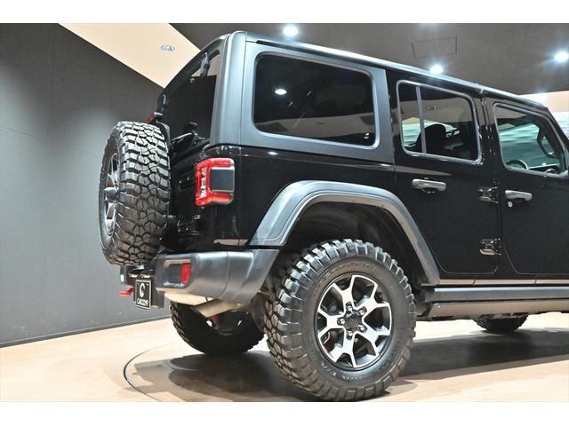 ジープ・ラングラーアンリミテッド ルビコン　黒革／シートヒーター／電動サイドステップ／アルパインスピーカー／ＢＳＭ／ＡＣＣ／フルセグ／バックカメラ／ステアリングヒーター／コーナーセンサー／ＦＳＲカメラ／純正１７ＡＷ／ＥＴＣ２．０／保証書／取説（26枚目）