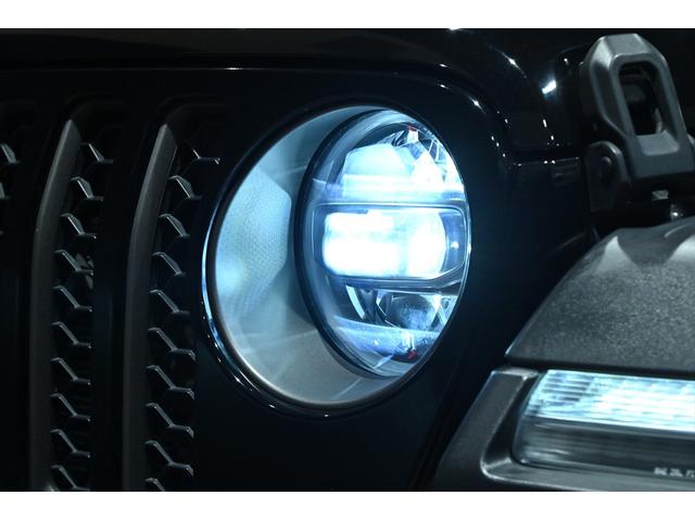 ジープ・ラングラーアンリミテッド ルビコン　黒革／シートヒーター／電動サイドステップ／アルパインスピーカー／ＢＳＭ／ＡＣＣ／フルセグ／バックカメラ／ステアリングヒーター／コーナーセンサー／ＦＳＲカメラ／純正１７ＡＷ／ＥＴＣ２．０／保証書／取説（27枚目）