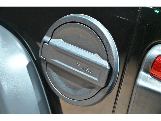 ジープ・ラングラーアンリミテッド ルビコン　黒革／シートヒーター／電動サイドステップ／アルパインスピーカー／ＢＳＭ／ＡＣＣ／フルセグ／バックカメラ／ステアリングヒーター／コーナーセンサー／ＦＳＲカメラ／純正１７ＡＷ／ＥＴＣ２．０／保証書／取説（32枚目）
