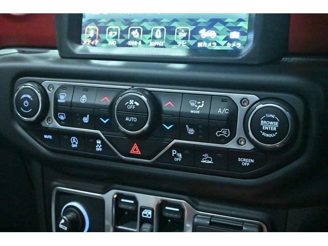 ジープ・ラングラーアンリミテッド ルビコン　黒革／シートヒーター／電動サイドステップ／アルパインスピーカー／ＢＳＭ／ＡＣＣ／フルセグ／バックカメラ／ステアリングヒーター／コーナーセンサー／ＦＳＲカメラ／純正１７ＡＷ／ＥＴＣ２．０／保証書／取説（46枚目）