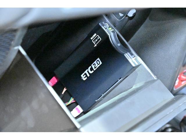 ジープ・ラングラーアンリミテッド ルビコン　黒革／シートヒーター／電動サイドステップ／アルパインスピーカー／ＢＳＭ／ＡＣＣ／フルセグ／バックカメラ／ステアリングヒーター／コーナーセンサー／ＦＳＲカメラ／純正１７ＡＷ／ＥＴＣ２．０／保証書／取説（52枚目）