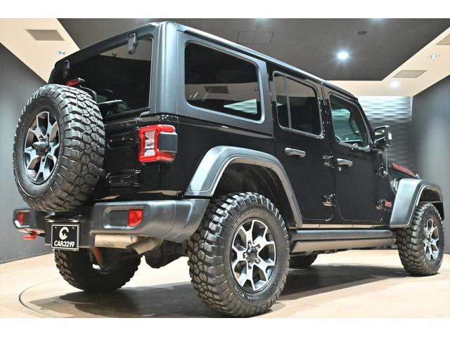 ジープ・ラングラーアンリミテッド ルビコン　黒革／シートヒーター／電動サイドステップ／アルパインスピーカー／ＢＳＭ／ＡＣＣ／フルセグ／バックカメラ／ステアリングヒーター／コーナーセンサー／ＦＳＲカメラ／純正１７ＡＷ／ＥＴＣ２．０／保証書／取説（60枚目）