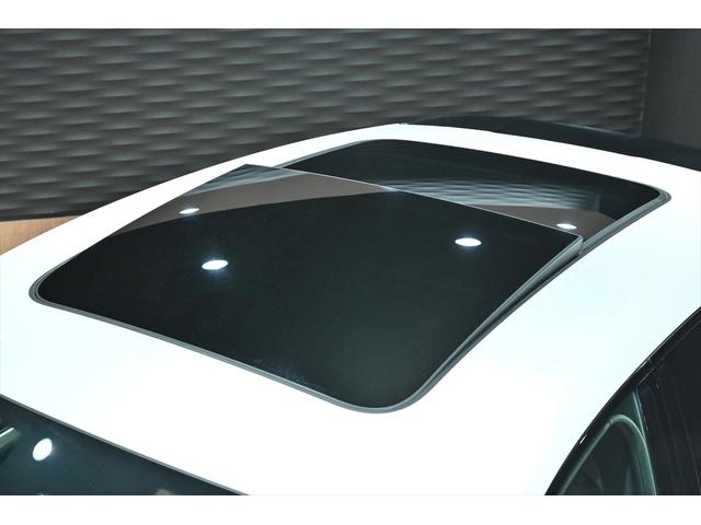 マカン マカン　ファーストエディション　４ＷＤ／１オ－ナ－／パノラミックルーフ／エントリーＤ／ＰＣＭナビ／スポ－ツクロノパッケージ／コンフォートライティングパッケージ／１９インチマカンスポ－ツＡＷ／レザーパッケージ／Ｐバックドア／Ｈヒーター（3枚目）