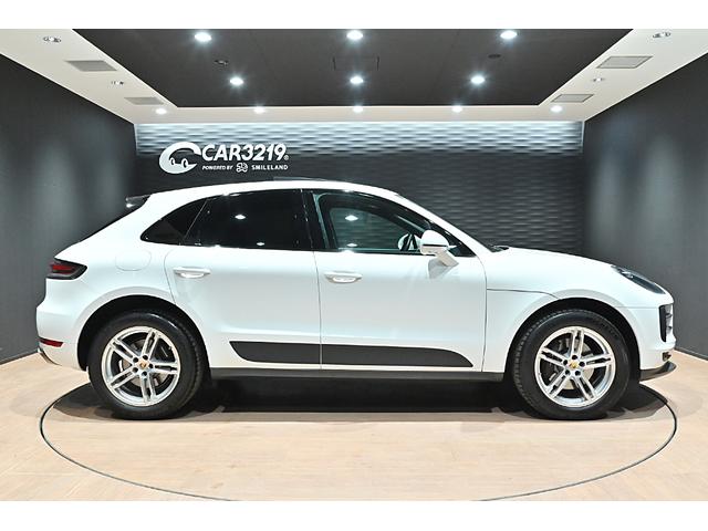 マカン マカン　ファーストエディション　４ＷＤ／１オ－ナ－／パノラミックルーフ／エントリーＤ／ＰＣＭナビ／スポ－ツクロノパッケージ／コンフォートライティングパッケージ／１９インチマカンスポ－ツＡＷ／レザーパッケージ／Ｐバックドア／Ｈヒーター（10枚目）