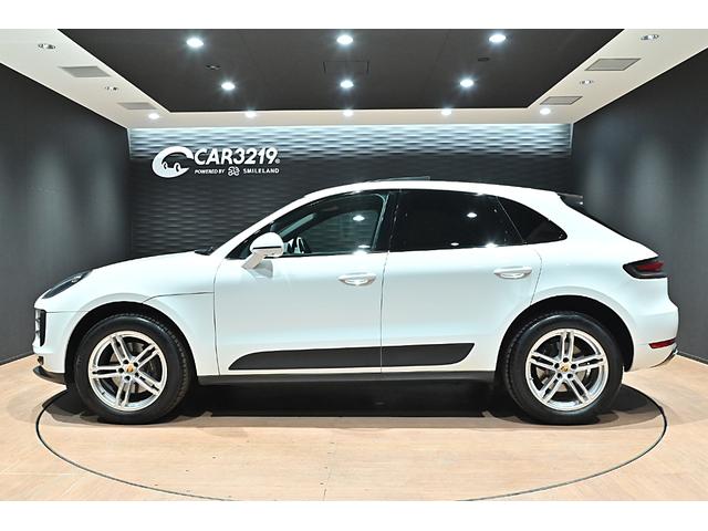 マカン マカン　ファーストエディション　４ＷＤ／１オ－ナ－／パノラミックルーフ／エントリーＤ／ＰＣＭナビ／スポ－ツクロノパッケージ／コンフォートライティングパッケージ／１９インチマカンスポ－ツＡＷ／レザーパッケージ／Ｐバックドア／Ｈヒーター（11枚目）