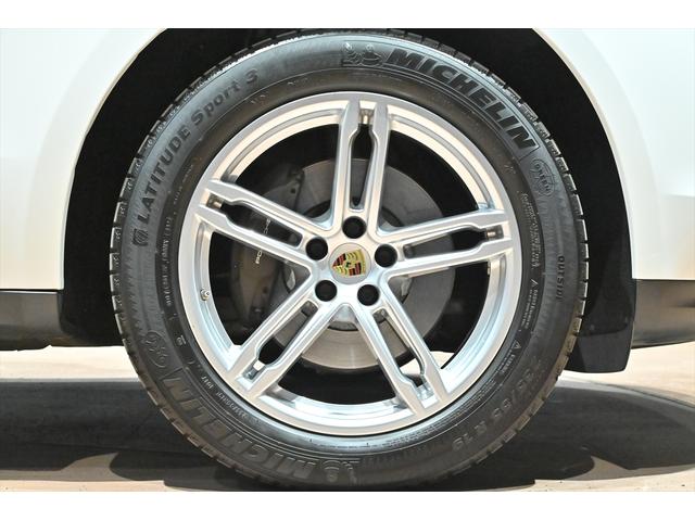 マカン マカン　ファーストエディション　４ＷＤ／１オ－ナ－／パノラミックルーフ／エントリーＤ／ＰＣＭナビ／スポ－ツクロノパッケージ／コンフォートライティングパッケージ／１９インチマカンスポ－ツＡＷ／レザーパッケージ／Ｐバックドア／Ｈヒーター（15枚目）