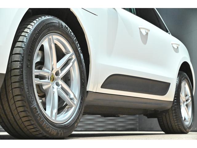 マカン マカン　ファーストエディション　４ＷＤ／１オ－ナ－／パノラミックルーフ／エントリーＤ／ＰＣＭナビ／スポ－ツクロノパッケージ／コンフォートライティングパッケージ／１９インチマカンスポ－ツＡＷ／レザーパッケージ／Ｐバックドア／Ｈヒーター（16枚目）