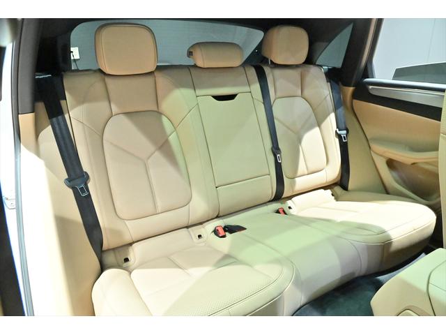 マカン マカン　ファーストエディション　４ＷＤ／１オ－ナ－／パノラミックルーフ／エントリーＤ／ＰＣＭナビ／スポ－ツクロノパッケージ／コンフォートライティングパッケージ／１９インチマカンスポ－ツＡＷ／レザーパッケージ／Ｐバックドア／Ｈヒーター（20枚目）