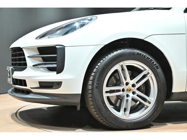 マカン マカン　ファーストエディション　４ＷＤ／１オ－ナ－／パノラミックルーフ／エントリーＤ／ＰＣＭナビ／スポ－ツクロノパッケージ／コンフォートライティングパッケージ／１９インチマカンスポ－ツＡＷ／レザーパッケージ／Ｐバックドア／Ｈヒーター（26枚目）