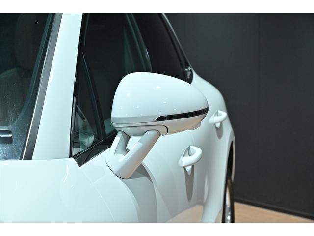 マカン マカン　ファーストエディション　４ＷＤ／１オ－ナ－／パノラミックルーフ／エントリーＤ／ＰＣＭナビ／スポ－ツクロノパッケージ／コンフォートライティングパッケージ／１９インチマカンスポ－ツＡＷ／レザーパッケージ／Ｐバックドア／Ｈヒーター（30枚目）