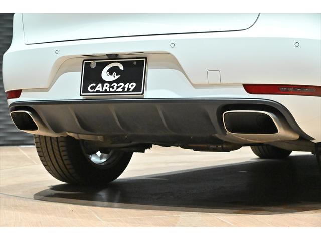 マカン マカン　ファーストエディション　４ＷＤ／１オ－ナ－／パノラミックルーフ／エントリーＤ／ＰＣＭナビ／スポ－ツクロノパッケージ／コンフォートライティングパッケージ／１９インチマカンスポ－ツＡＷ／レザーパッケージ／Ｐバックドア／Ｈヒーター（33枚目）