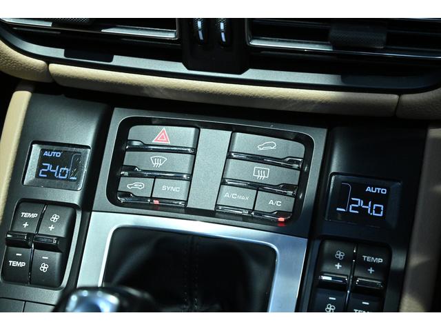 マカン マカン　ファーストエディション　４ＷＤ／１オ－ナ－／パノラミックルーフ／エントリーＤ／ＰＣＭナビ／スポ－ツクロノパッケージ／コンフォートライティングパッケージ／１９インチマカンスポ－ツＡＷ／レザーパッケージ／Ｐバックドア／Ｈヒーター（44枚目）