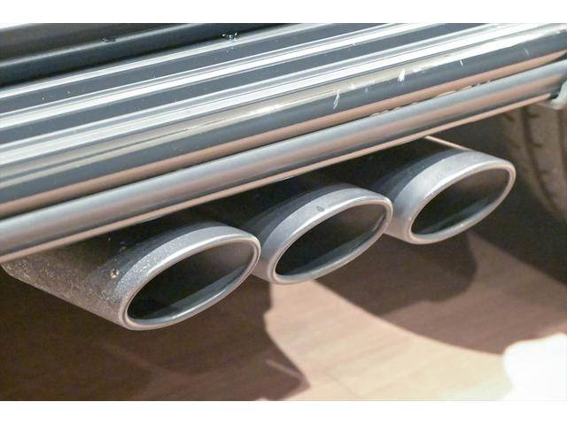 Gクラス G63 ユーザー買取/左ハンドル/BrixtonForged製23インチAW/Capristo製6本出しマフラー/可変バルブ/背面レス仕様/ブルメスターサウンドシステム/サンルーフ/ローダウン(4枚目)