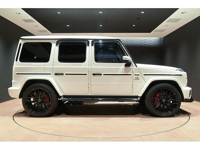 Gクラス G63 ユーザー買取/左ハンドル/BrixtonForged製23インチAW/Capristo製6本出しマフラー/可変バルブ/背面レス仕様/ブルメスターサウンドシステム/サンルーフ/ローダウン(10枚目)