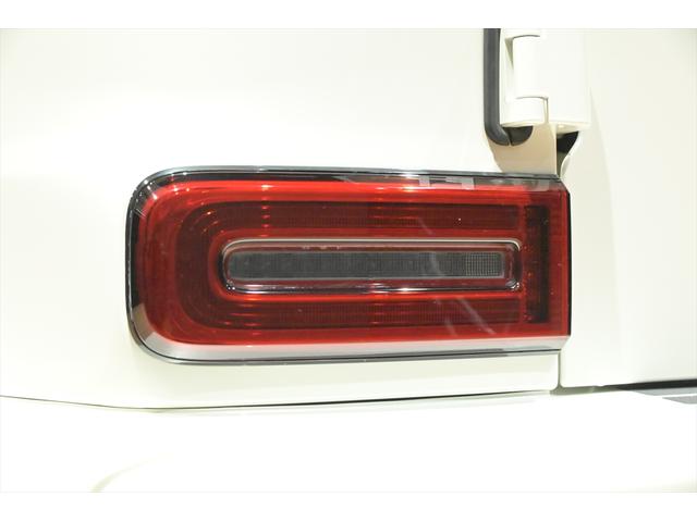 Gクラス G63 ユーザー買取/左ハンドル/BrixtonForged製23インチAW/Capristo製6本出しマフラー/可変バルブ/背面レス仕様/ブルメスターサウンドシステム/サンルーフ/ローダウン(31枚目)
