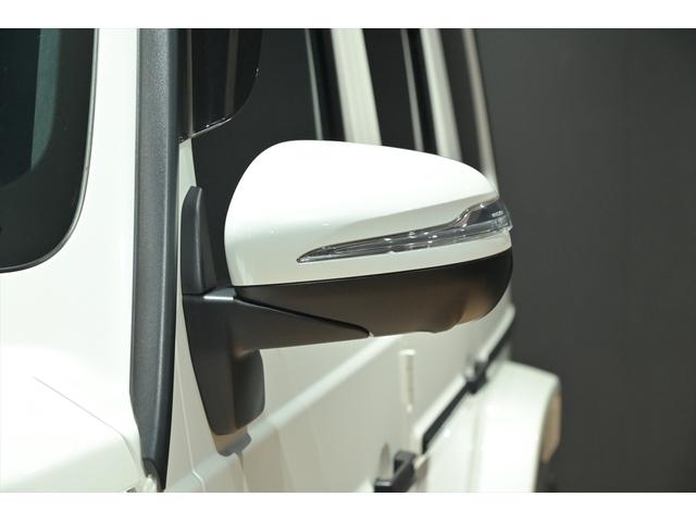 Gクラス G63 ユーザー買取/左ハンドル/BrixtonForged製23インチAW/Capristo製6本出しマフラー/可変バルブ/背面レス仕様/ブルメスターサウンドシステム/サンルーフ/ローダウン(32枚目)