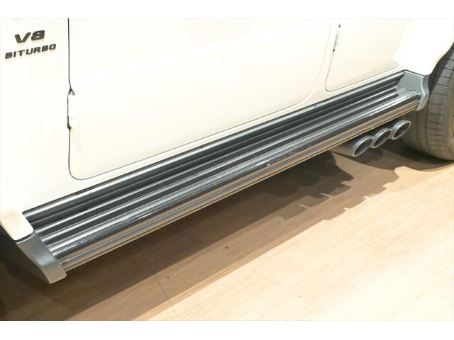 Gクラス G63 ユーザー買取/左ハンドル/BrixtonForged製23インチAW/Capristo製6本出しマフラー/可変バルブ/背面レス仕様/ブルメスターサウンドシステム/サンルーフ/ローダウン(34枚目)