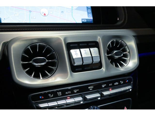 Gクラス G63 ユーザー買取/左ハンドル/BrixtonForged製23インチAW/Capristo製6本出しマフラー/可変バルブ/背面レス仕様/ブルメスターサウンドシステム/サンルーフ/ローダウン(42枚目)