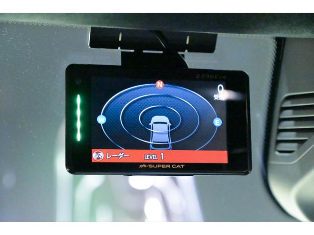 Gクラス G63 ユーザー買取/左ハンドル/BrixtonForged製23インチAW/Capristo製6本出しマフラー/可変バルブ/背面レス仕様/ブルメスターサウンドシステム/サンルーフ/ローダウン(49枚目)