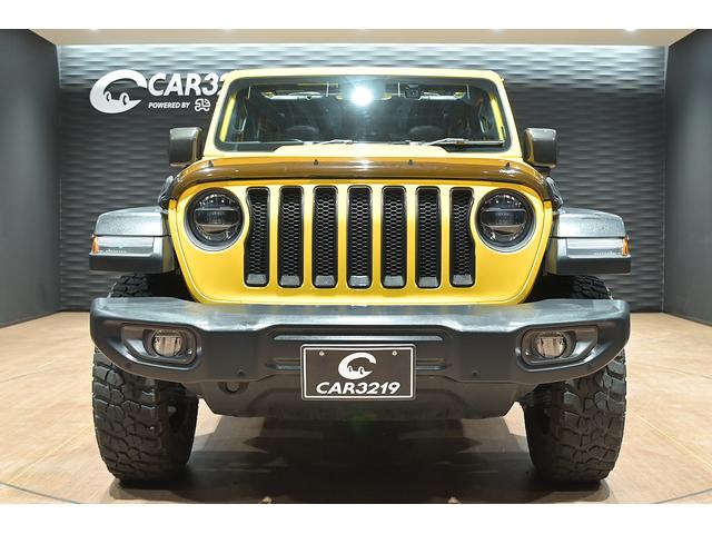 ジープ・ラングラーアンリミテッド ルビコン スカイワンタッチパワートップ 49台限定車/ヘラヤライエロー/純正電動ソフトトップ/ボンネットシールド/専用19インチAW/専用ロゴステッカー/専用デフロック機構/シートヒーター/ステアリングヒーター/BFグドリッヂMTタイヤ(6枚目)