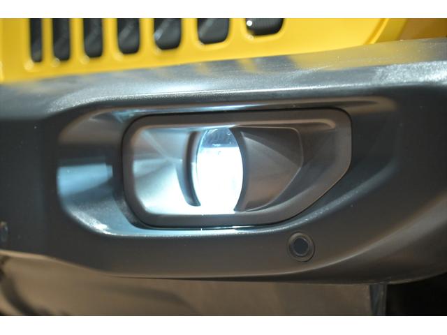 ジープ・ラングラーアンリミテッド ルビコン スカイワンタッチパワートップ 49台限定車/ヘラヤライエロー/純正電動ソフトトップ/ボンネットシールド/専用19インチAW/専用ロゴステッカー/専用デフロック機構/シートヒーター/ステアリングヒーター/BFグドリッヂMTタイヤ(32枚目)