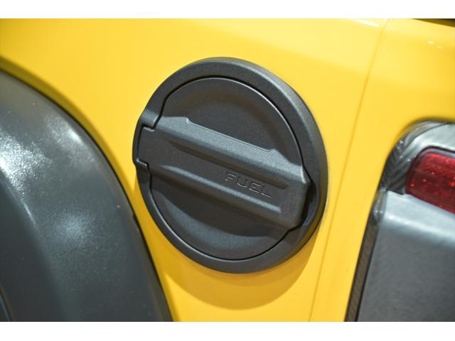ジープ・ラングラーアンリミテッド ルビコン スカイワンタッチパワートップ 49台限定車/ヘラヤライエロー/純正電動ソフトトップ/ボンネットシールド/専用19インチAW/専用ロゴステッカー/専用デフロック機構/シートヒーター/ステアリングヒーター/BFグドリッヂMTタイヤ(37枚目)