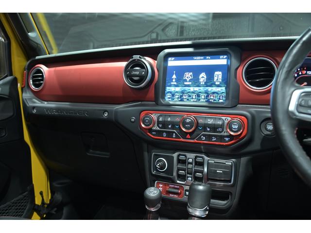 ジープ・ラングラーアンリミテッド ルビコン スカイワンタッチパワートップ 49台限定車/ヘラヤライエロー/純正電動ソフトトップ/ボンネットシールド/専用19インチAW/専用ロゴステッカー/専用デフロック機構/シートヒーター/ステアリングヒーター/BFグドリッヂMTタイヤ(46枚目)