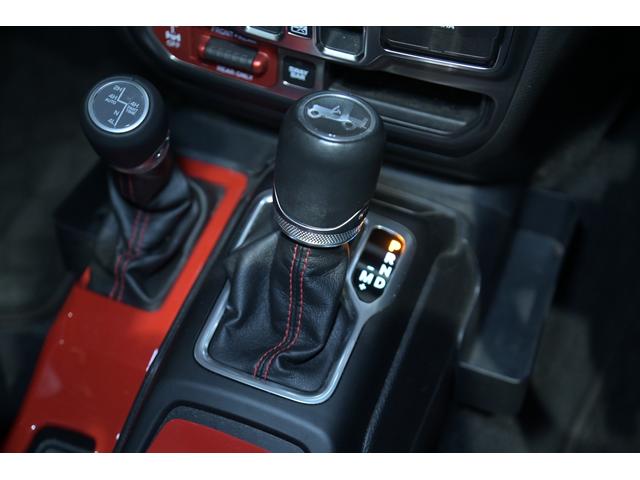 ジープ・ラングラーアンリミテッド ルビコン スカイワンタッチパワートップ 49台限定車/ヘラヤライエロー/純正電動ソフトトップ/ボンネットシールド/専用19インチAW/専用ロゴステッカー/専用デフロック機構/シートヒーター/ステアリングヒーター/BFグドリッヂMTタイヤ(54枚目)