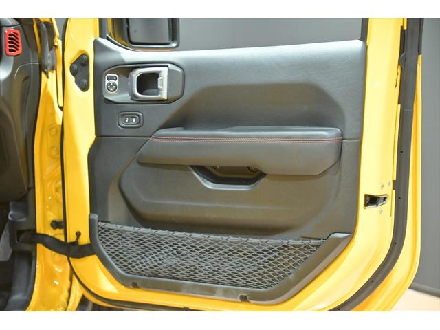 ジープ・ラングラーアンリミテッド ルビコン スカイワンタッチパワートップ 49台限定車/ヘラヤライエロー/純正電動ソフトトップ/ボンネットシールド/専用19インチAW/専用ロゴステッカー/専用デフロック機構/シートヒーター/ステアリングヒーター/BFグドリッヂMTタイヤ(60枚目)