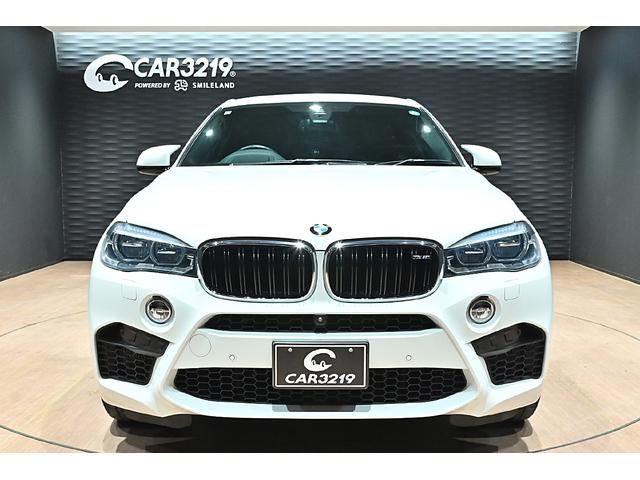 X6 M ベースグレード アルピンホワイトIII/MライトAWダブルスポ-クスタイリング611M/シ-トヒーター/LEDヘッドライト/360カメラ/ソフトクローズドア/純正20インチAW/コーナ-センサー/パワーバックドア(5枚目)
