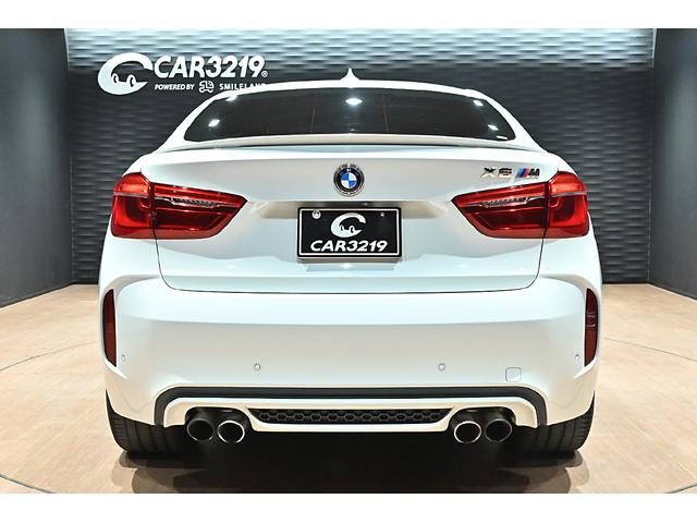 X6 M ベースグレード アルピンホワイトIII/MライトAWダブルスポ-クスタイリング611M/シ-トヒーター/LEDヘッドライト/360カメラ/ソフトクローズドア/純正20インチAW/コーナ-センサー/パワーバックドア(6枚目)