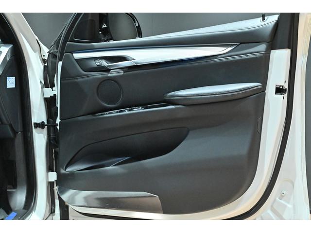 X6 M ベースグレード アルピンホワイトIII/MライトAWダブルスポ-クスタイリング611M/シ-トヒーター/LEDヘッドライト/360カメラ/ソフトクローズドア/純正20インチAW/コーナ-センサー/パワーバックドア(21枚目)