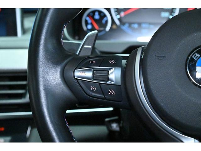 X6 M ベースグレード アルピンホワイトIII/MライトAWダブルスポ-クスタイリング611M/シ-トヒーター/LEDヘッドライト/360カメラ/ソフトクローズドア/純正20インチAW/コーナ-センサー/パワーバックドア(40枚目)