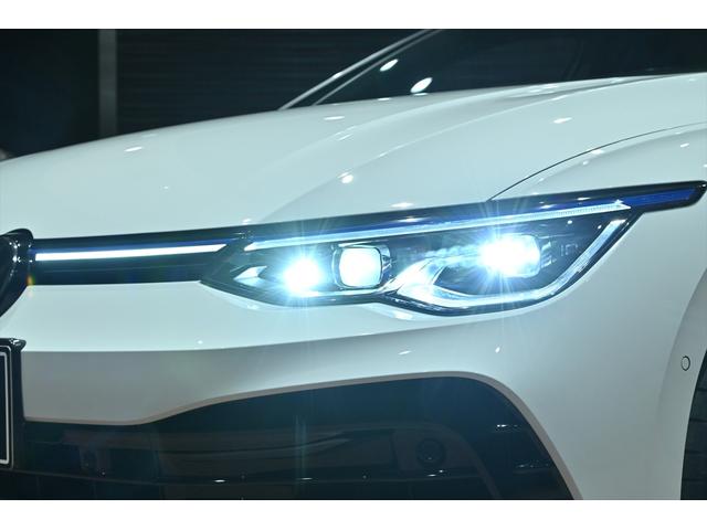 ゴルフＲヴァリアント ベースグレード　ピュアホワイト／純正ＯＰ１９インチアルミホイール／ＤＣＣ　ＰＫＧ／ＡＣＣ／ＨＵＤ／ＤｉｓｃｏｖｅｒＰｒｏ／ＩＱＬＥＤヘッドライト／ＡｐｐｌｅＣａｒＰｌａｙ／オートマチックハイビーム／ブルーキャリパー（29枚目）