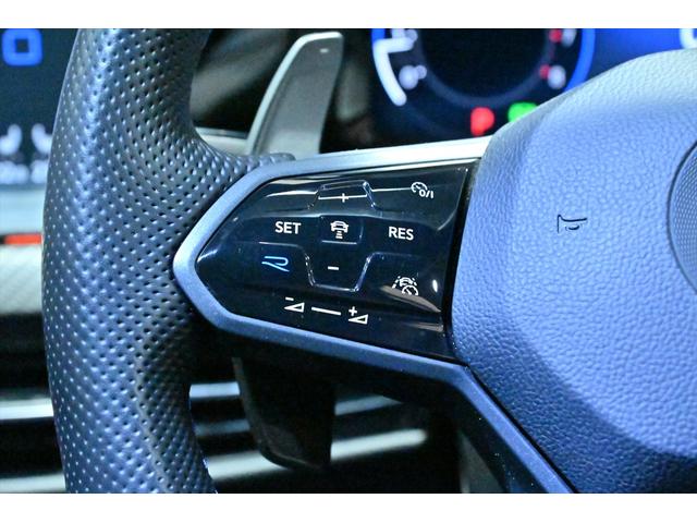ゴルフＲ ベースグレード　１オーナー／ＤＣＣパッケージ／１９インチＡＷ／ＡＣＣ／ＨＵＤ／ＢＳＭ／バックカメラ／シートヒーター／ダウンサス／ステアリングヒーター／フルセグ／コーナーセンサー／ワイヤレス充電／ＥＴＣ２．０／４ＷＤ（39枚目）