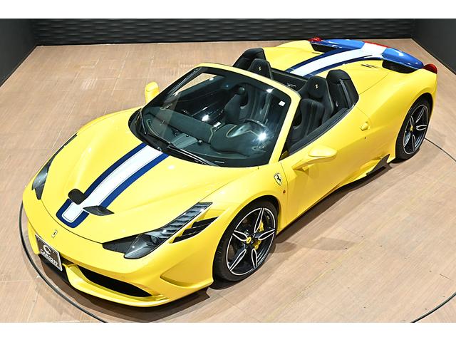 ４５８スペチアーレＡ ベースグレード　世界限定４９９台／正規Ｄ車／Ｇｉａｌｌｏ　Ｔｒｉｐｒｏ　Ｓｔｒａｔｏ／ＮＡＲＴレーシングストライプ／カーボンエクステリア／３Ｄカーボンレーシングシート／前後コーナーセンサー／ＬＥＤステアリング（5枚目）