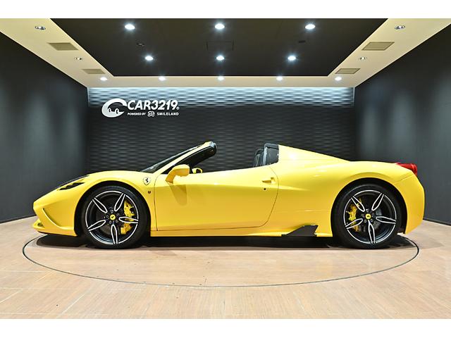 ４５８スペチアーレＡ ベースグレード　世界限定４９９台／正規Ｄ車／Ｇｉａｌｌｏ　Ｔｒｉｐｒｏ　Ｓｔｒａｔｏ／ＮＡＲＴレーシングストライプ／カーボンエクステリア／３Ｄカーボンレーシングシート／前後コーナーセンサー／ＬＥＤステアリング（8枚目）