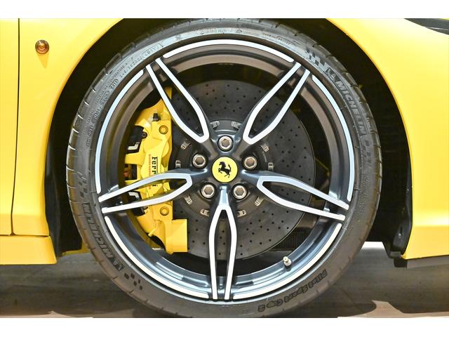 ４５８スペチアーレＡ ベースグレード　世界限定４９９台／正規Ｄ車／Ｇｉａｌｌｏ　Ｔｒｉｐｒｏ　Ｓｔｒａｔｏ／ＮＡＲＴレーシングストライプ／カーボンエクステリア／３Ｄカーボンレーシングシート／前後コーナーセンサー／ＬＥＤステアリング（21枚目）