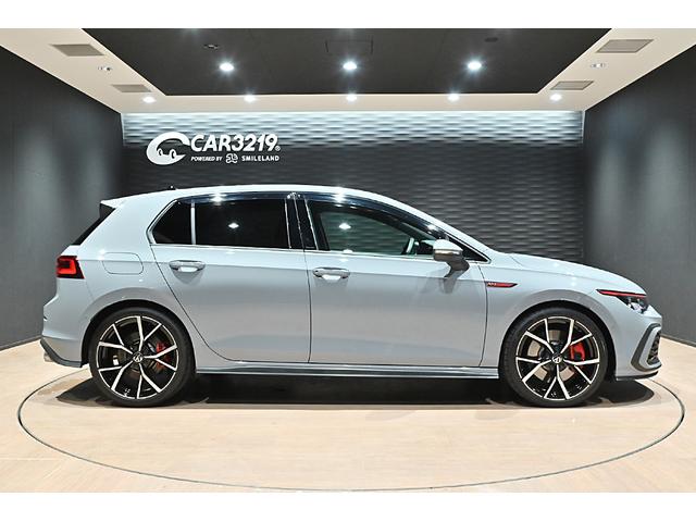 ゴルフＧＴＩ ベースグレード　ＤＣＣパッケージ／テクノロジーパッケージ／ＤｉｓｃｏｖｅｒＰＲＯ／ＬＥＤマトリックスヘッドライトＩＱライト／フルセグ／ＨＵＤ／専用エクステリア／専用ファブリックシート／ム－ンスト－ングレー／（10枚目）