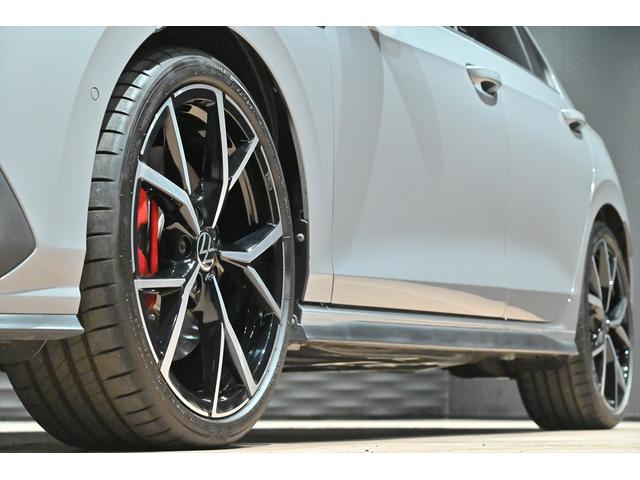 ゴルフＧＴＩ ベースグレード　ＤＣＣパッケージ／テクノロジーパッケージ／ＤｉｓｃｏｖｅｒＰＲＯ／ＬＥＤマトリックスヘッドライトＩＱライト／フルセグ／ＨＵＤ／専用エクステリア／専用ファブリックシート／ム－ンスト－ングレー／（18枚目）