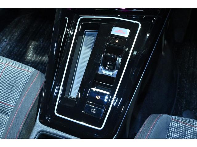 ゴルフＧＴＩ ベースグレード　ＤＣＣパッケージ／テクノロジーパッケージ／ＤｉｓｃｏｖｅｒＰＲＯ／ＬＥＤマトリックスヘッドライトＩＱライト／フルセグ／ＨＵＤ／専用エクステリア／専用ファブリックシート／ム－ンスト－ングレー／（48枚目）
