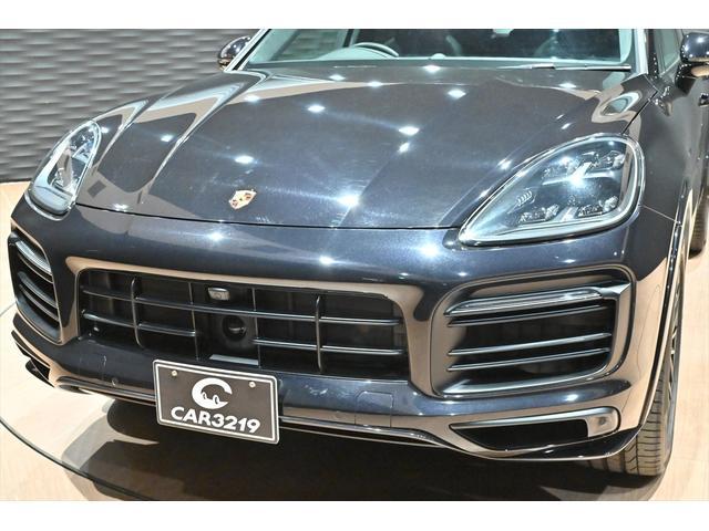 カイエンクーペ カイエンＧＴＳ　クーペ　ジェットブラックメタリック／スポーツクロノＰＫＧ／ＰＤＬＳプラス／ＢＯＳＥサウンド／２１インチＲＳスパイダーデザイン／スポーツエキゾースト／エントリードライブ／ＰＡＳＭ／アルカンターラルーフライニング（28枚目）