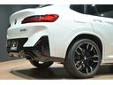 Ｍ４０ｉ　ユーザー買取／アルピンホワイト／純正２２インチＡＷ／有償内装カラー／カーボンファイバートリム／マルビームＬＥＤヘッドライト／スポーティーエンジンサウンド／レーダークルーズ／ＢＳＭ／ＨＵＤ（27枚目）