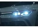 ベースグレード　ＤＣＣＰＫＧ　テクノロジーＰＫＧ　Ｄｉｓｃｏｖｅｒ　ＰｒｏＰＫＧ　ＯＰ１９インチＡＷ　ムーンストーングレー　ＨＵＤ　ＢＳＭ　ＡＣＣ　Ｓヒーター　ステアリングヒーター　前後ドラレコ　フルセグ　Ｐアシスト（27枚目）