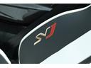 シートにも専用の【SVJ】スチッチ入り